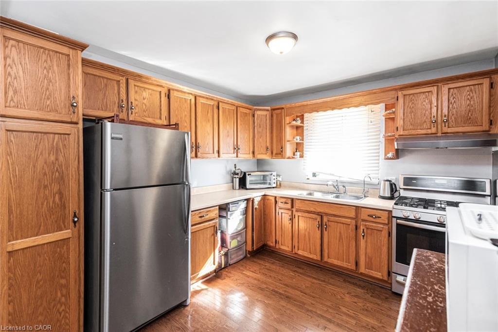 3309 Tallman Drive, Vineland, ON - Indoor Photo Showing Kitchen