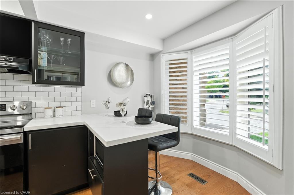 40-800 Upper Paradise Road, Hamilton, ON - Indoor Photo Showing Kitchen With Upgraded Kitchen
