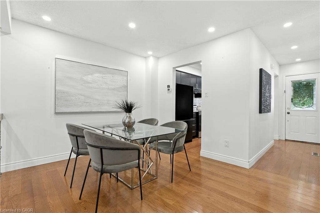 40-800 Upper Paradise Road, Hamilton, ON - Indoor Photo Showing Dining Room