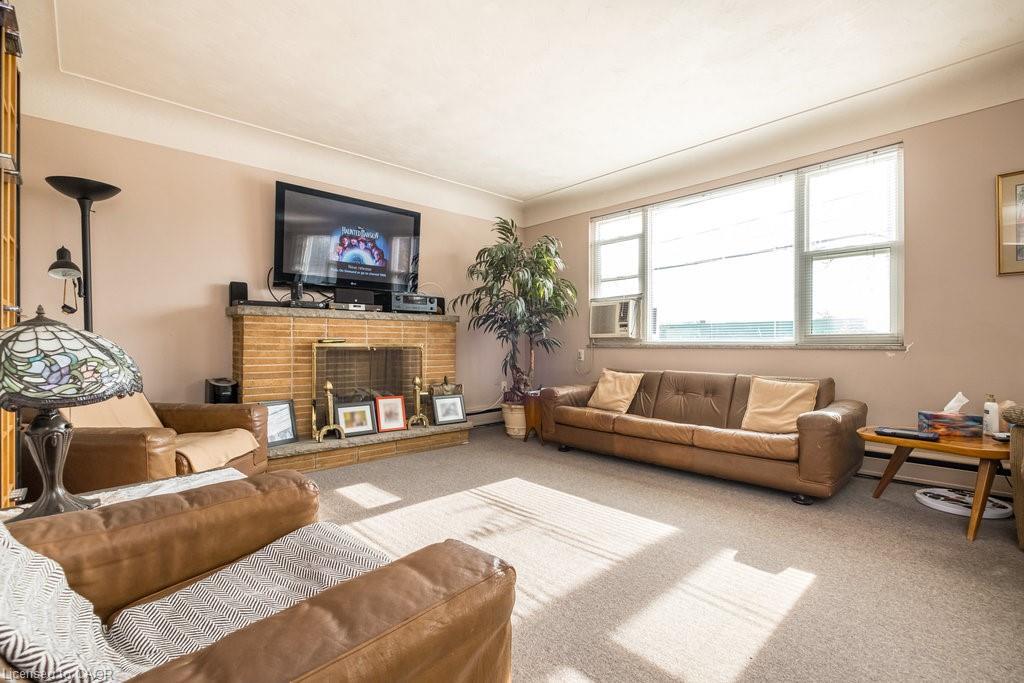 858 King Street W, Hamilton, ON