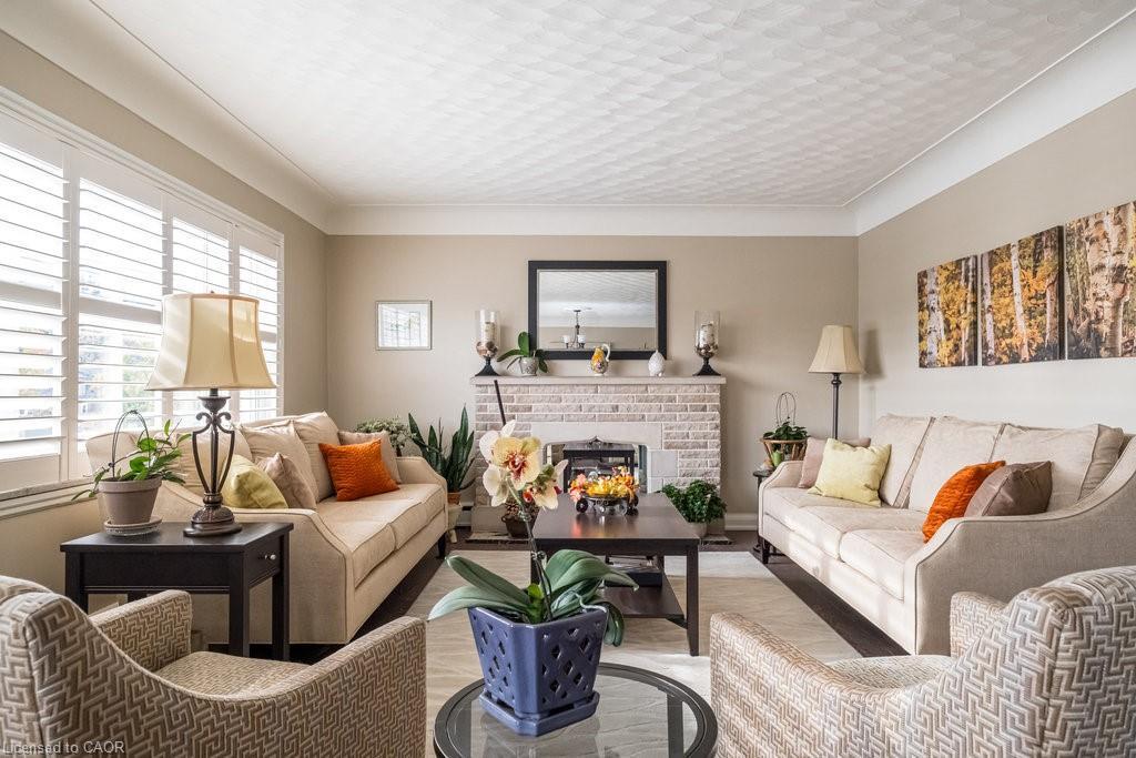 858 King Street W, Hamilton, ON