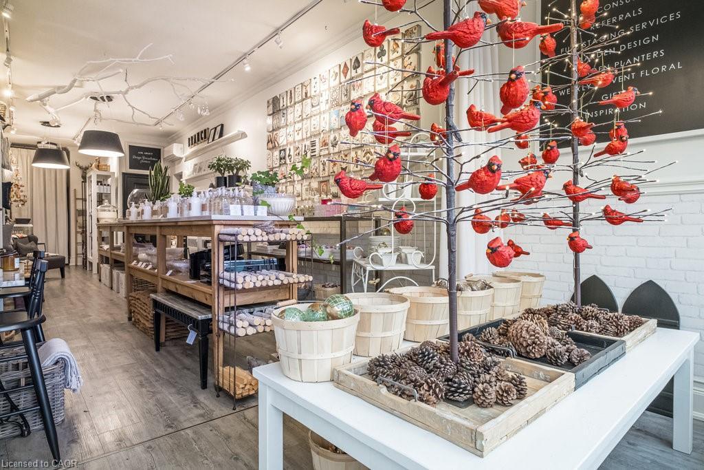 858 King Street W, Hamilton, ON