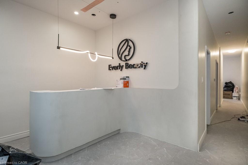 858 King Street W, Hamilton, ON