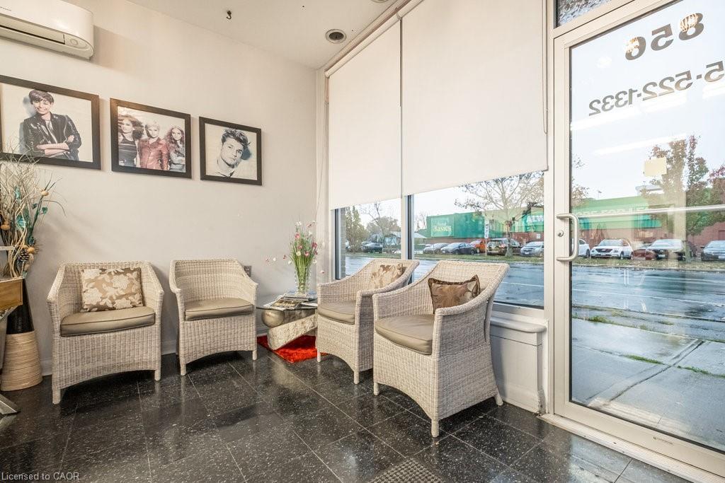 858 King Street W, Hamilton, ON