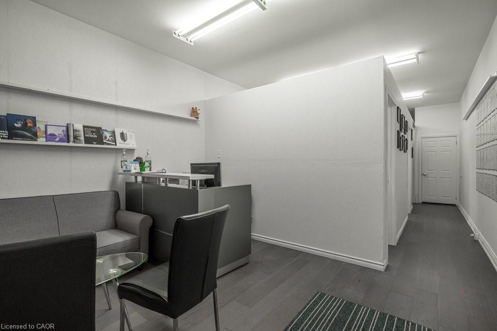 858 King Street W, Hamilton, ON