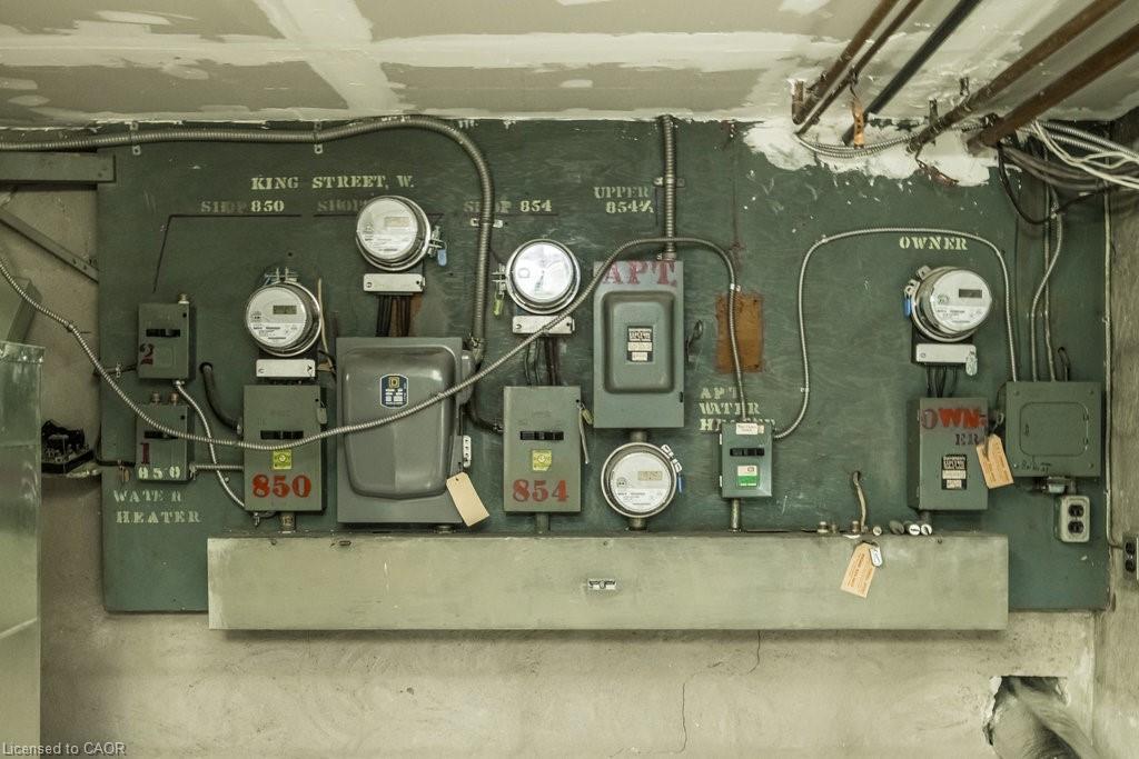 858 King Street W, Hamilton, ON