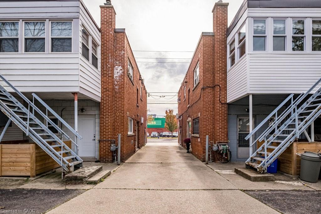 858 King Street W, Hamilton, ON