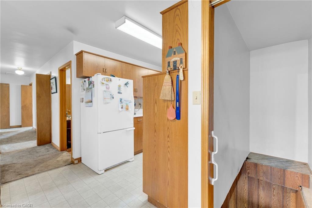 2986 Grimsby Road, West Lincoln, ON - Indoor Photo Showing Other Room