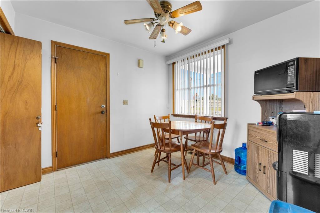 2986 Grimsby Road, West Lincoln, ON - Indoor Photo Showing Dining Room