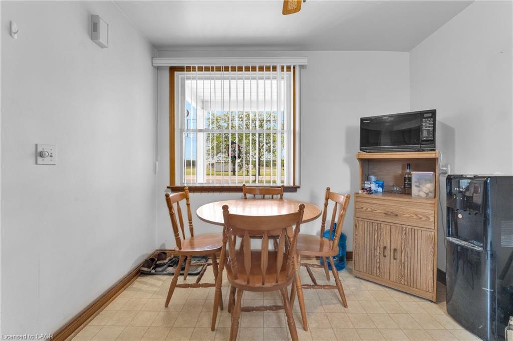 2986 Grimsby Road, West Lincoln, ON - Indoor Photo Showing Dining Room