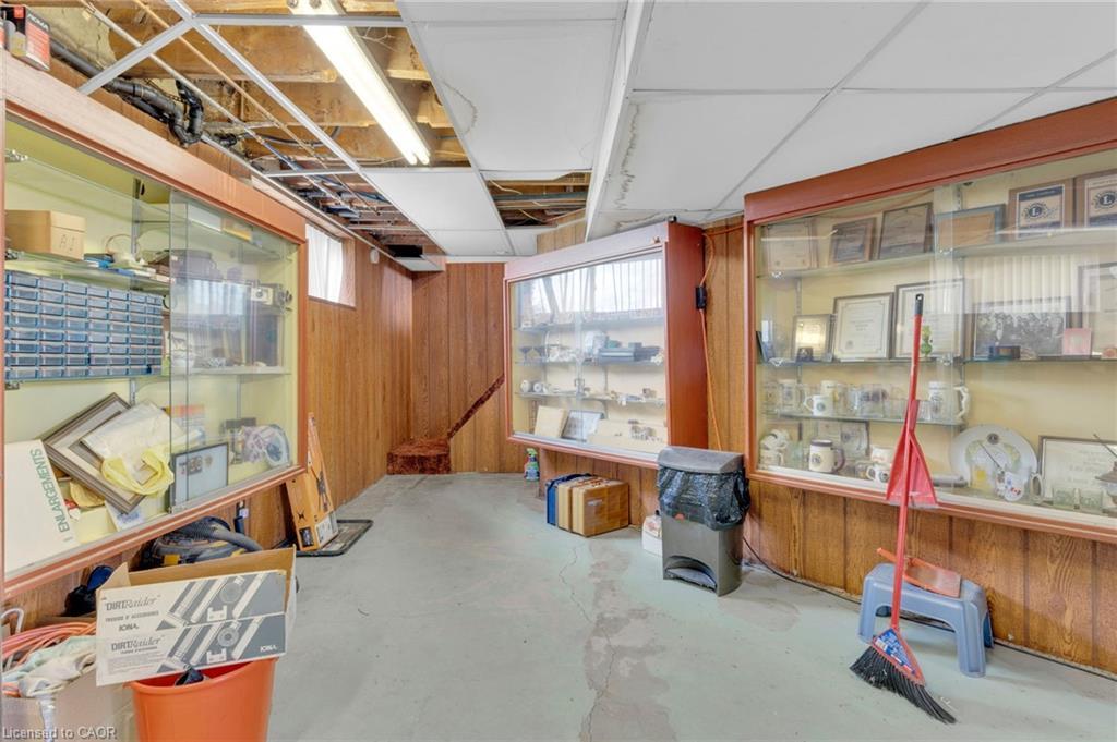2986 Grimsby Road, West Lincoln, ON - Indoor Photo Showing Basement