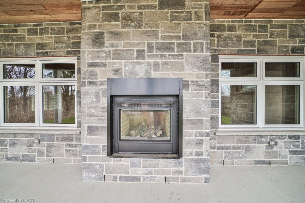 6121 Guelph Line, Burlington, ON - With Fireplace
