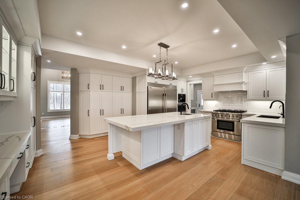 6121 Guelph Line, Burlington, ON - Indoor Photo Showing Kitchen With Upgraded Kitchen