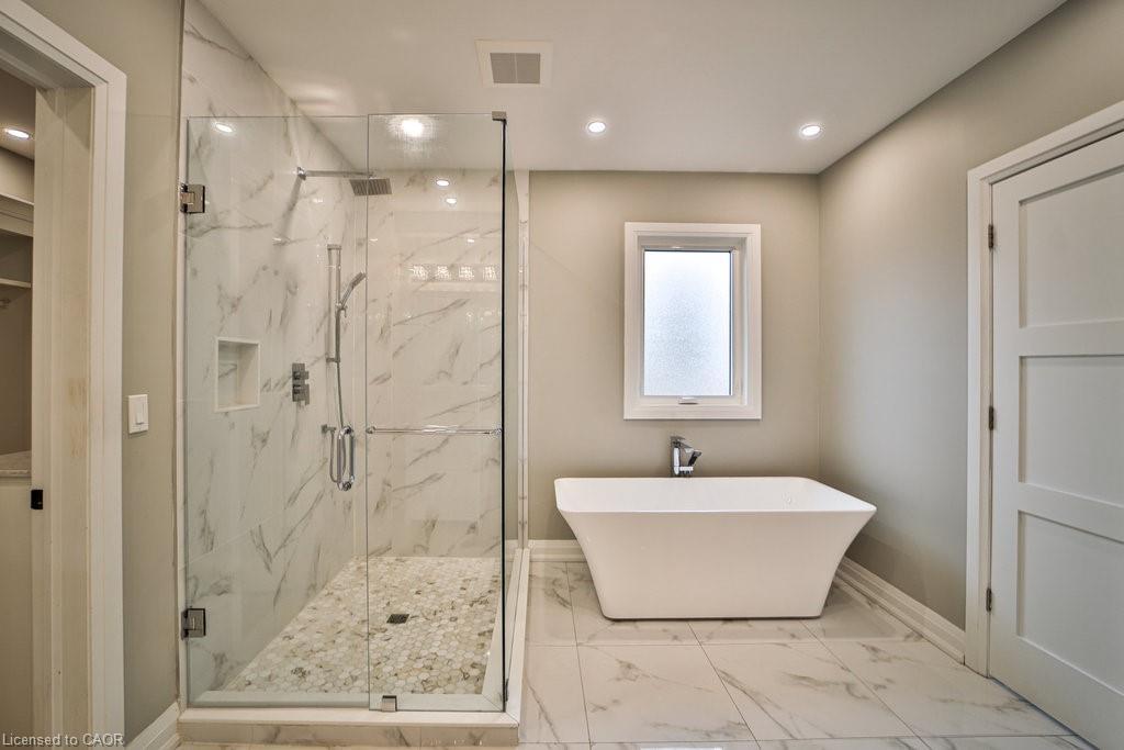 6121 Guelph Line, Burlington, ON - Indoor Photo Showing Bathroom