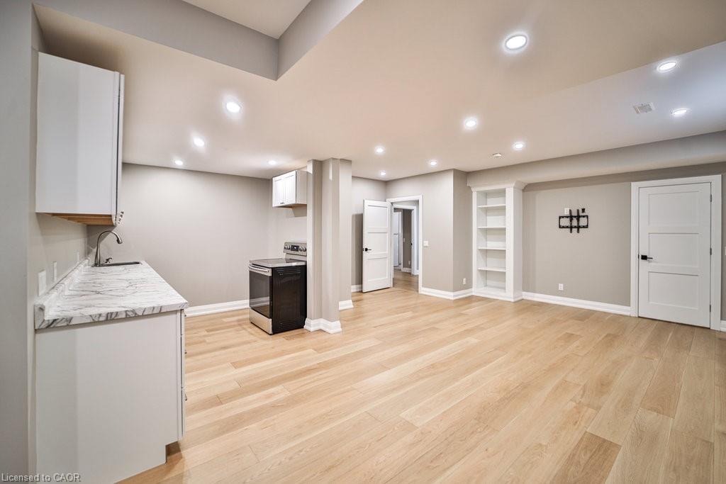 6121 Guelph Line, Burlington, ON - Indoor