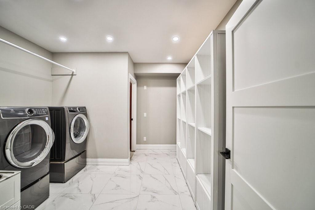 6121 Guelph Line, Burlington, ON - Indoor Photo Showing Laundry Room