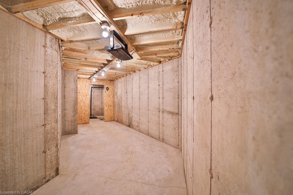 6121 Guelph Line, Burlington, ON - Indoor