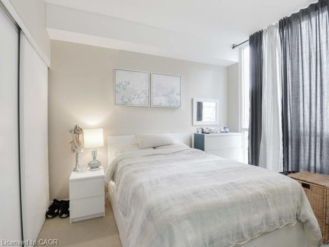 908-223 Webb Drive, Mississauga, ON - Indoor Photo Showing Bedroom