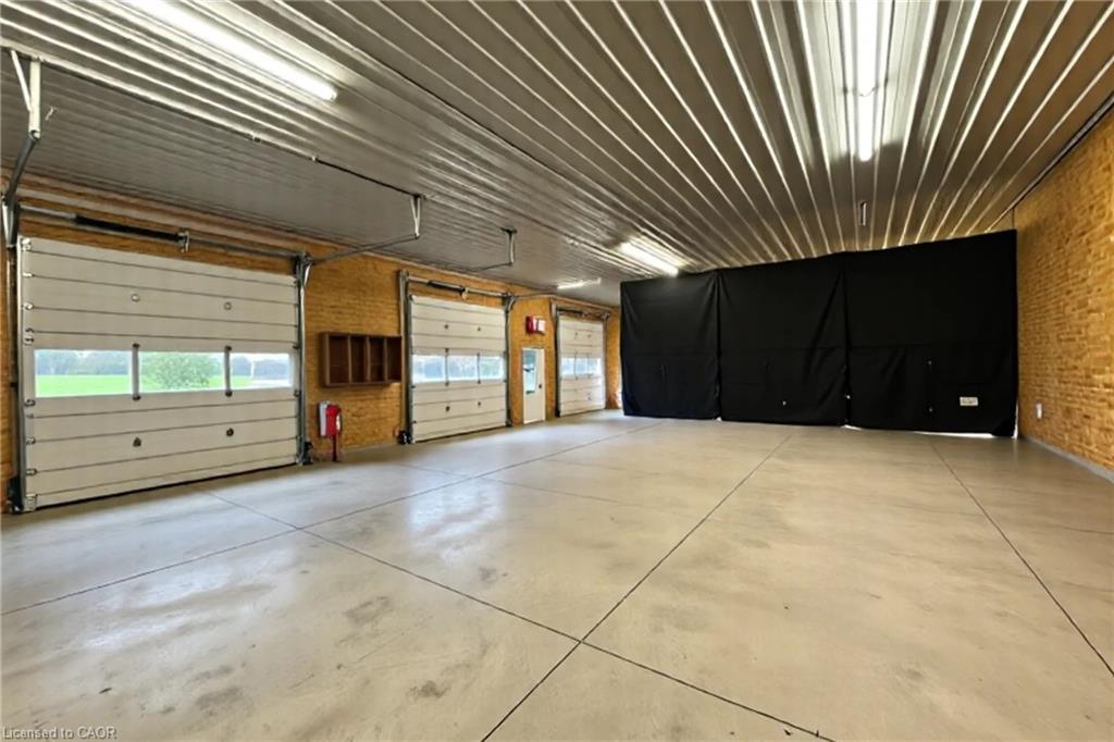 75642 Diltz Road, Wainfleet, ON - Indoor Photo Showing Garage