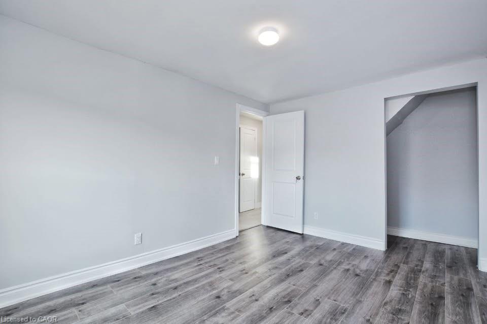 Main-21 Fife Street, Hamilton, ON - Indoor Photo Showing Other Room