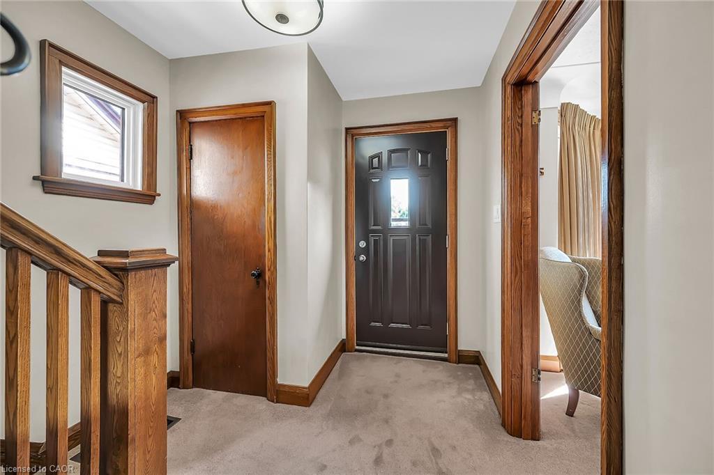 274 Ottawa Street S, Hamilton, ON - Indoor Photo Showing Other Room