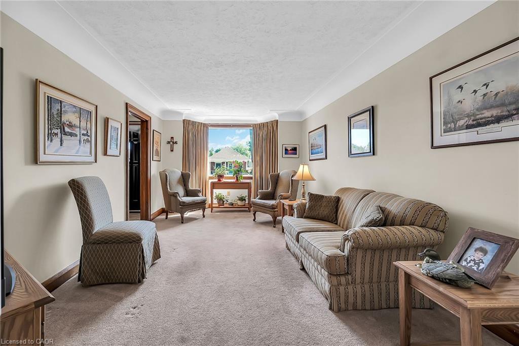 274 Ottawa Street S, Hamilton, ON - Indoor Photo Showing Living Room