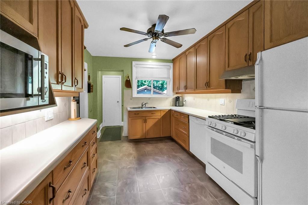 274 Ottawa Street S, Hamilton, ON - Indoor Photo Showing Kitchen With Double Sink