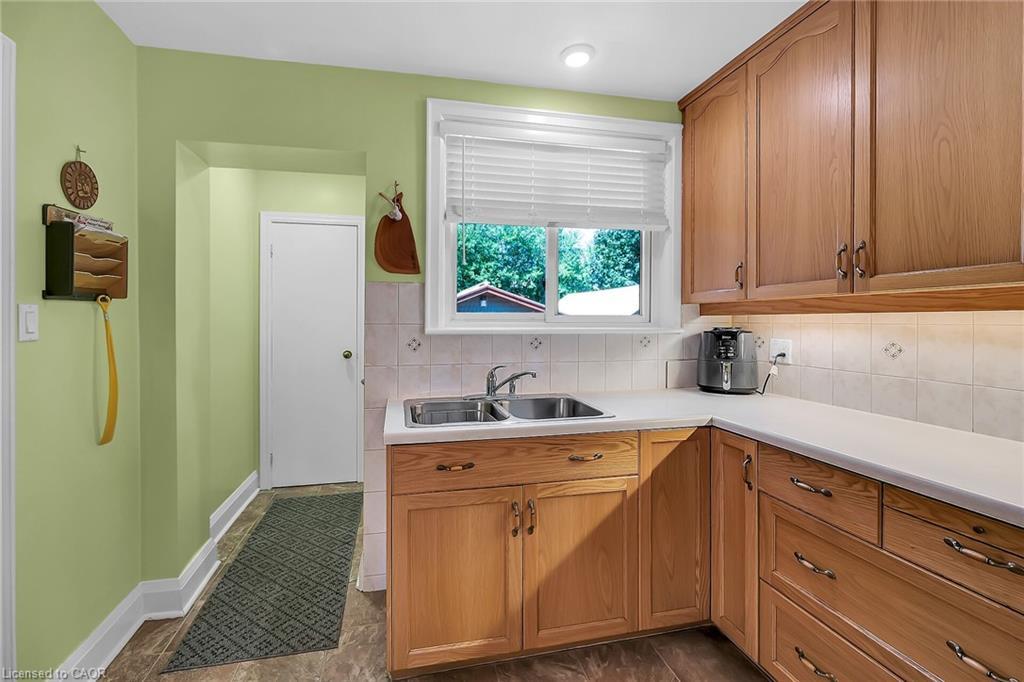 274 Ottawa Street S, Hamilton, ON - Indoor Photo Showing Kitchen With Double Sink