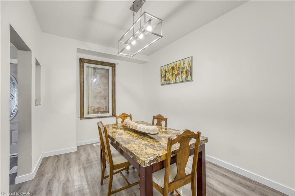 130 Stirton Street, Hamilton, ON - Indoor Photo Showing Dining Room