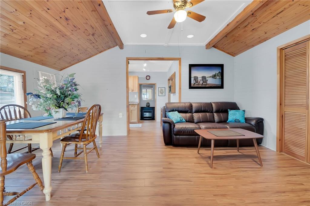 17 Maple Lane, Rainham, ON - Indoor Photo Showing Dining Room