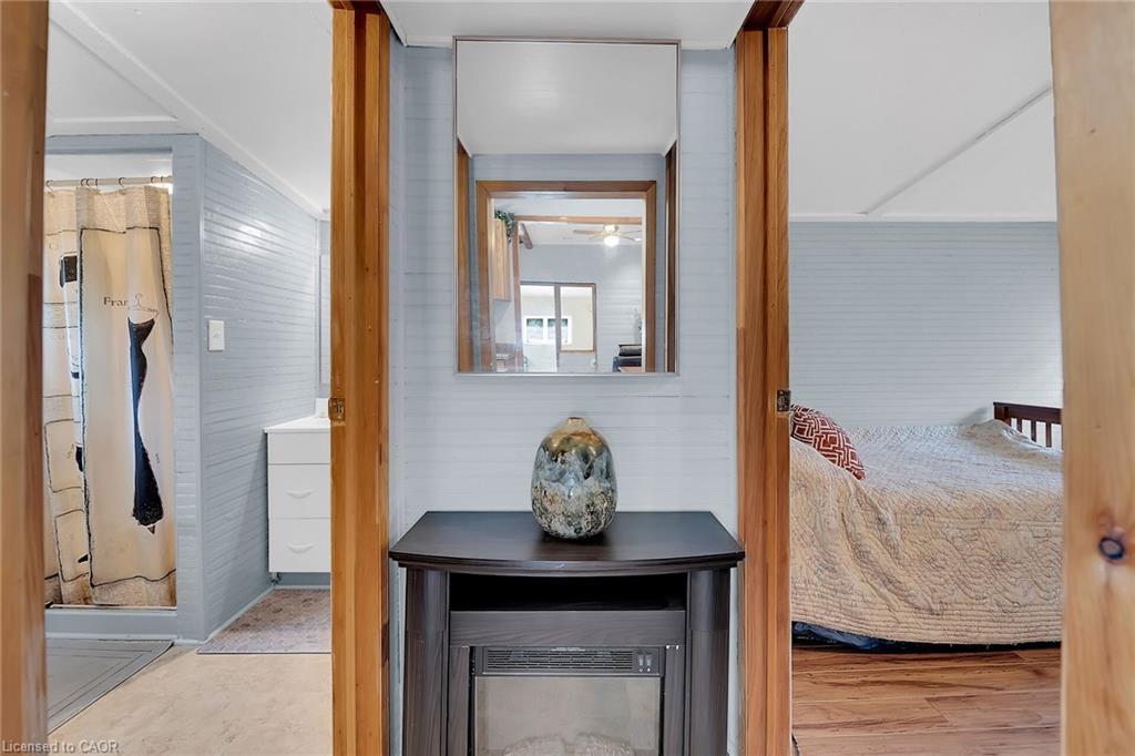 17 Maple Lane, Rainham, ON - Indoor Photo Showing Other Room