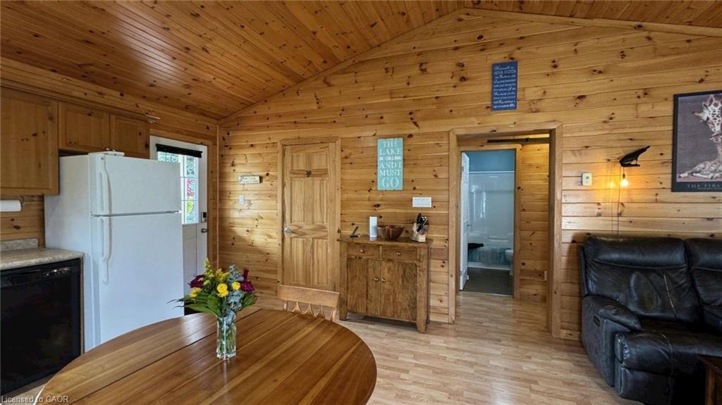 52 Madawaska Trail, Wasaga Beach, ON - Indoor Photo Showing Kitchen