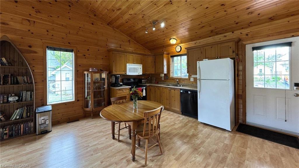 52 Madawaska Trail, Wasaga Beach, ON - Indoor Photo Showing Other Room