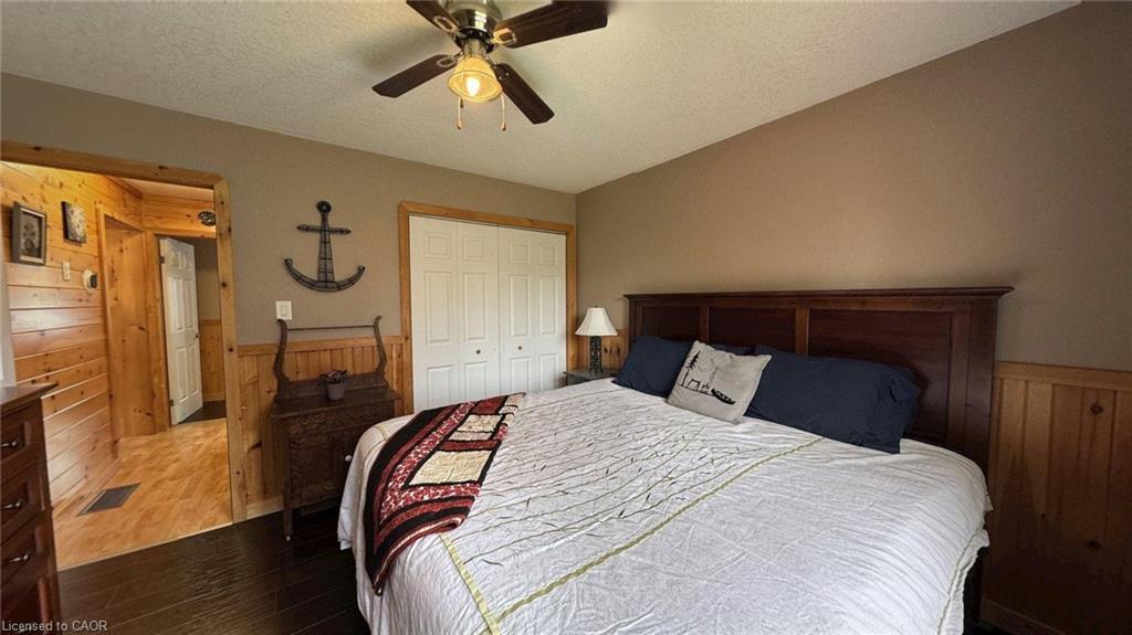 52 Madawaska Trail, Wasaga Beach, ON - Indoor Photo Showing Bedroom