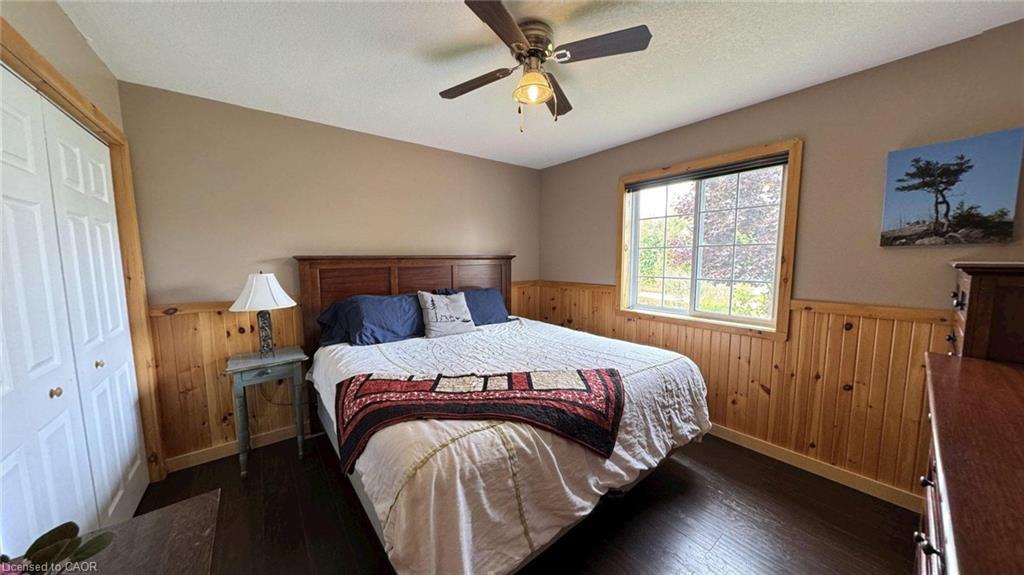 52 Madawaska Trail, Wasaga Beach, ON - Indoor Photo Showing Bedroom
