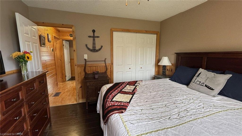 52 Madawaska Trail, Wasaga Beach, ON - Indoor Photo Showing Bedroom