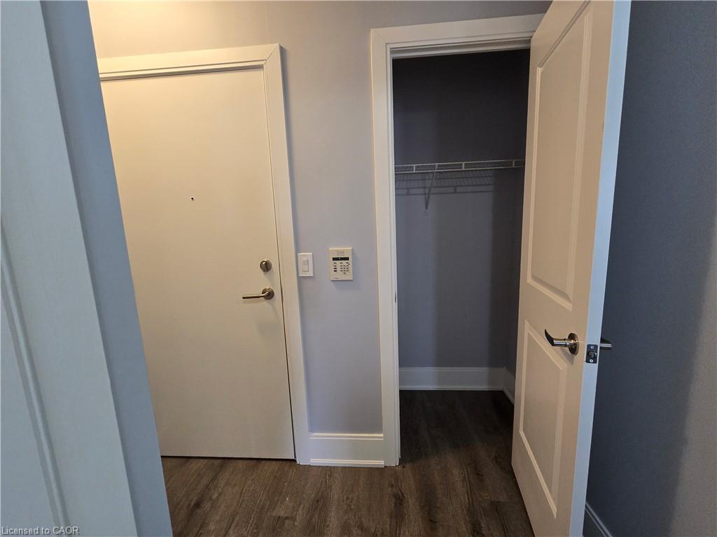 2402-330 Burnhamthorpe Road W, Mississauga, ON - Indoor Photo Showing Other Room