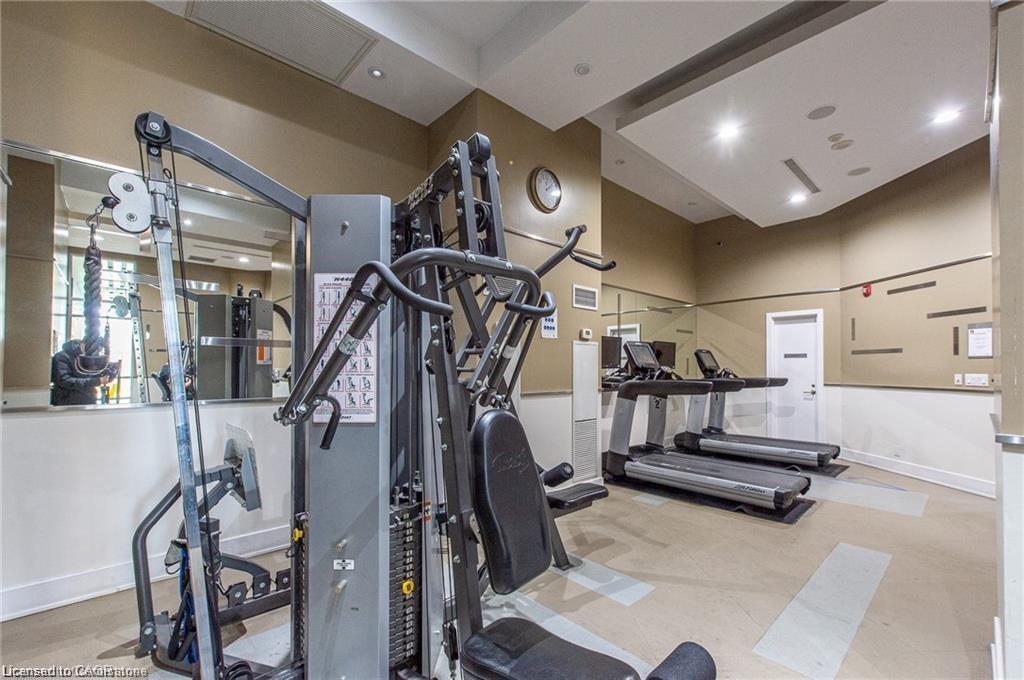 2402-330 Burnhamthorpe Road W, Mississauga, ON - Indoor Photo Showing Gym Room