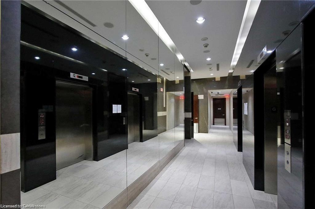 2402-330 Burnhamthorpe Road W, Mississauga, ON - Indoor Photo Showing Other Room