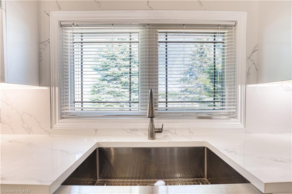 717906 Highway 6, Owen Sound, ON - Indoor Photo Showing Kitchen