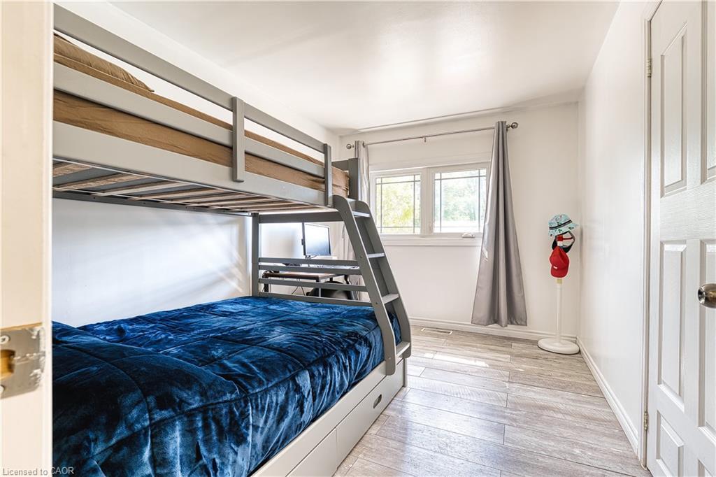 717906 Highway 6, Owen Sound, ON - Indoor Photo Showing Bedroom