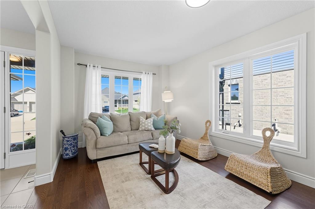 97 Forbes Crescent, Listowel, ON - Indoor Photo Showing Living Room