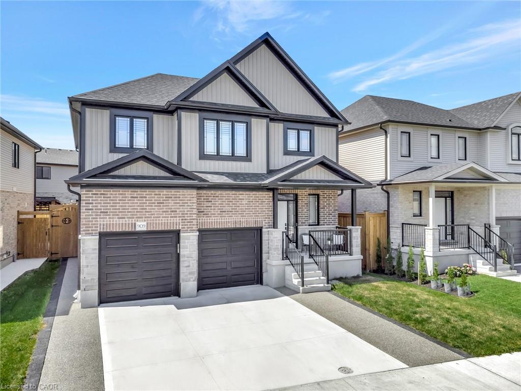 909 Dunnigan Court, Kitchener, ON - Outdoor With Facade