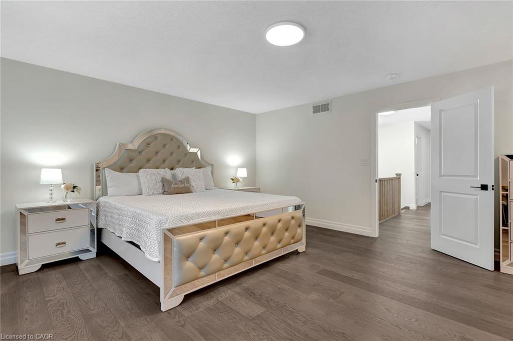 909 Dunnigan Court, Kitchener, ON - Indoor Photo Showing Bedroom