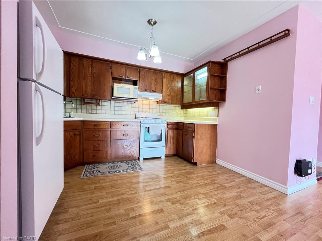308-10 Woodman Drive S, Hamilton, ON - Indoor Photo Showing Kitchen