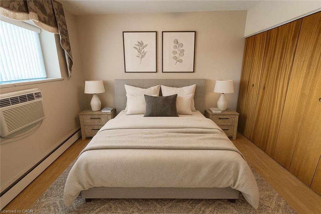 308-10 Woodman Drive S, Hamilton, ON - Indoor Photo Showing Bedroom