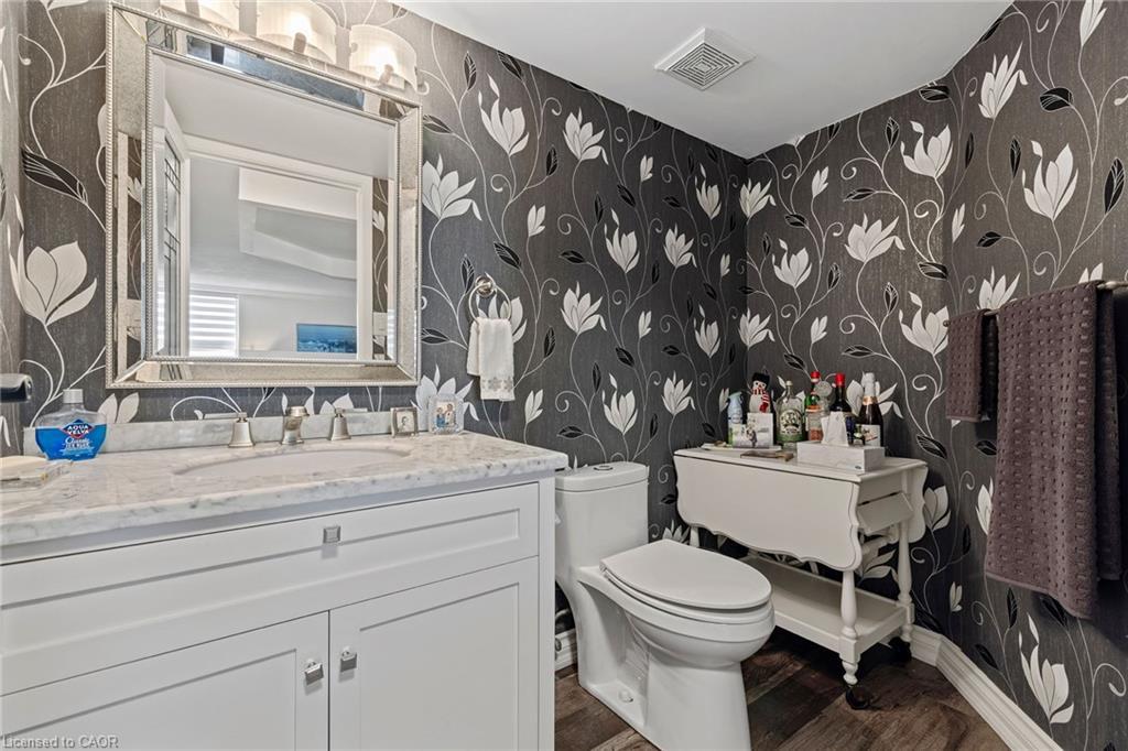 602-141 Church Street, St. Catharines, ON - Indoor Photo Showing Bathroom