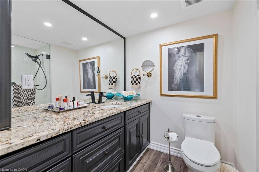 602-141 Church Street, St. Catharines, ON - Indoor Photo Showing Bathroom