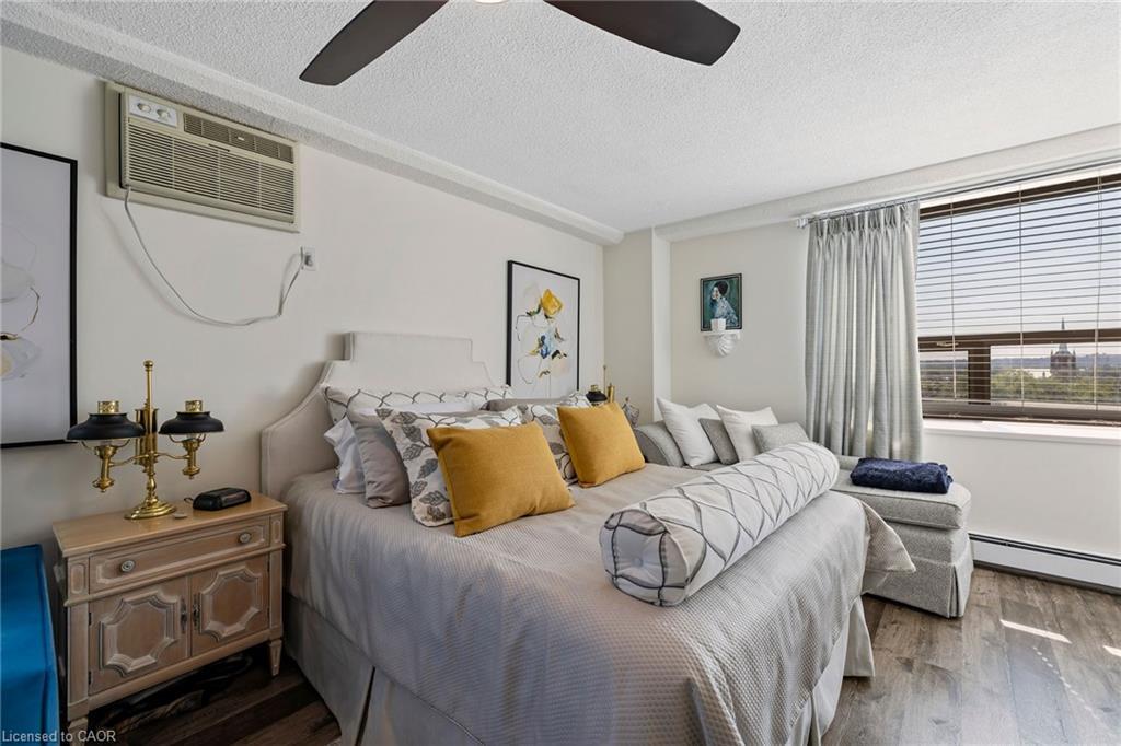 602-141 Church Street, St. Catharines, ON - Indoor Photo Showing Bedroom