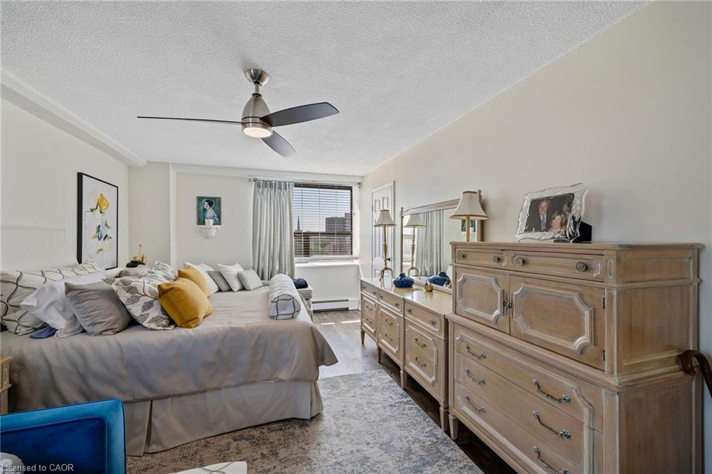 602-141 Church Street, St. Catharines, ON - Indoor Photo Showing Bedroom